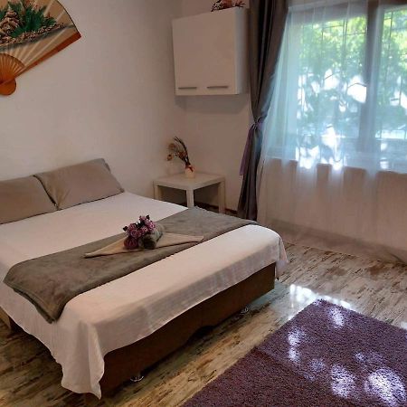 Huge 3 Room Apartament In City Center! Бухарест Экстерьер фото